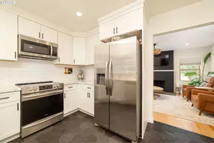 825 NE 76th Ave, Portland, OR 97213 - Photo 5