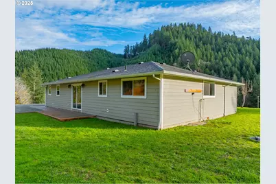 16855 Highway 42, Myrtle Point, OR 97458 - Photo 37