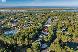 2014 Royal Saint Georges Dr, Florence, OR 97439 - Photo 31