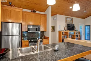 2014 Royal Saint Georges Dr, Florence, OR 97439 - Photo 15