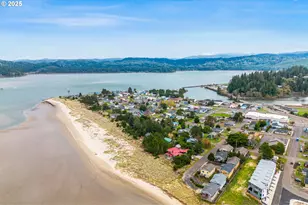 620 N Bay St, Waldport, OR 97394 - Photo 27