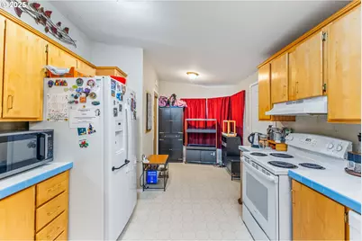 620 N Bay St, Waldport, OR 97394 - Photo 9