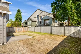 896 SE 74th Ave, Hillsboro, OR 97123 - Photo 35