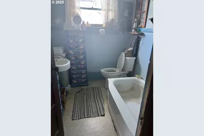 83354 N Pacific Hwy, Creswell, OR 97426 - Photo 19