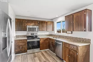 1020 SE Fir Grove Loop, Hillsboro, OR 97123 - Photo 9