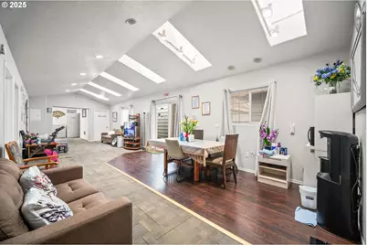 11901 SE Powell Blvd, Portland, OR 97266 - Photo 9