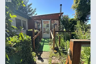 1601 Rhododendron Dr #572, Florence, OR 97439 - Photo 3