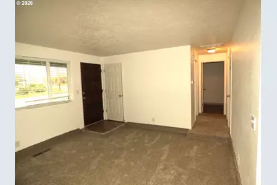 4016 45th Ave NE, Salem, OR 97305 - Photo 5