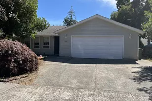 2286 N 22nd Ct, Florence, OR 97439 - Photo 1