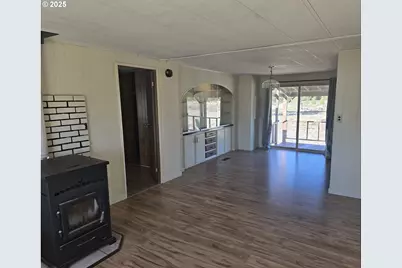 100120 Highway 97, Chemult, OR 97731 - Photo 5