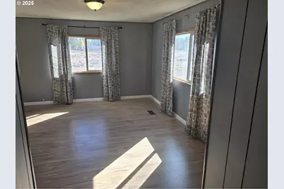 100120 Highway 97, Chemult, OR 97731 - Photo 9