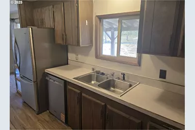 100120 Highway 97, Chemult, OR 97731 - Photo 7