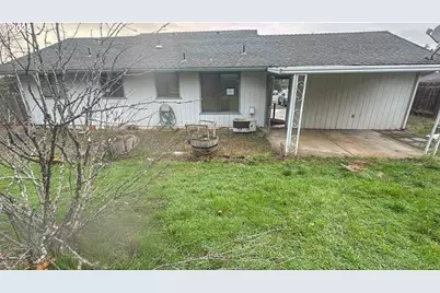 1023 NE Primrose Pl, Grants Pass, OR 97526 - Photo 17