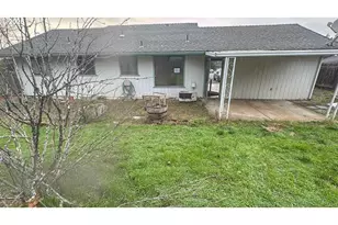 1023 NE Primrose Pl, Grants Pass, OR 97526 - Photo 17