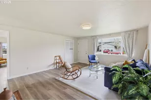 266 40th St, Springfield, OR 97478 - Photo 9