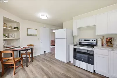 266 40th St, Springfield, OR 97478 - Photo 13