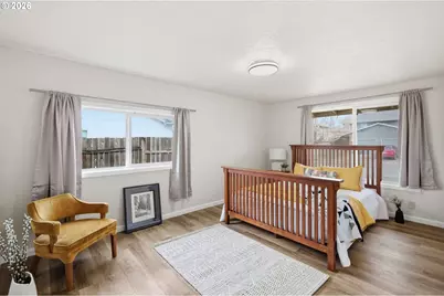 266 40th St, Springfield, OR 97478 - Photo 23