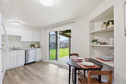 266 40th St, Springfield, OR 97478 - Photo 15