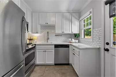 2555 NW Savier St #9, Portland, OR 97210 - Photo 15