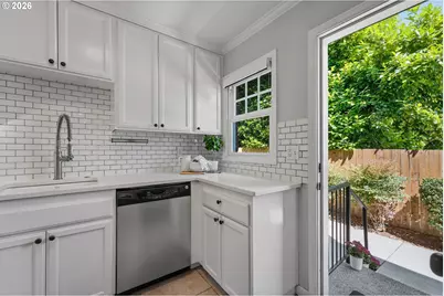 2555 NW Savier St #9, Portland, OR 97210 - Photo 17