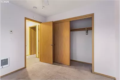 2330 SE Lee Ln, Portland, OR 97233 - Photo 11