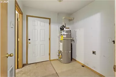 2330 SE Lee Ln, Portland, OR 97233 - Photo 19