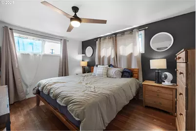 1858 5th St, Astoria, OR 97103 - Photo 13