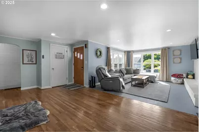 1858 5th St, Astoria, OR 97103 - Photo 17