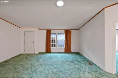 1401 Ellendale #9, Dallas, OR 97338 - Photo 11