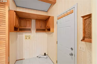 1401 Ellendale #9, Dallas, OR 97338 - Photo 15