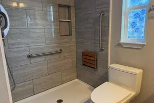 16901 SE Division St, Portland, OR 97236 - Photo 9