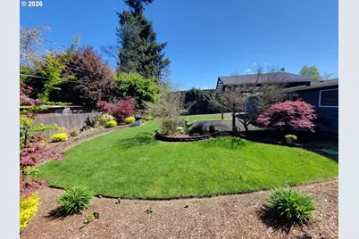 1625 Monterey Ln, Eugene, OR 97401 - Photo 9
