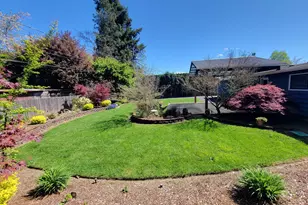 1625 Monterey Ln, Eugene, OR 97401 - Photo 9