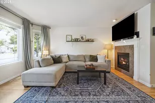 660 NE 9th St, Gresham, OR 97030 - Photo 3