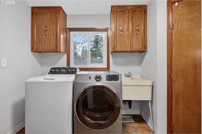 1944 NE Brogden Ct, Hillsboro, OR 97124 - Photo 27