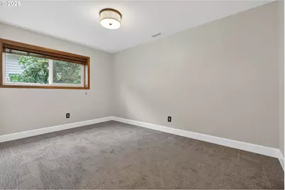 1944 NE Brogden Ct, Hillsboro, OR 97124 - Photo 23