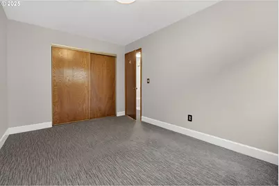 1944 NE Brogden Ct, Hillsboro, OR 97124 - Photo 35