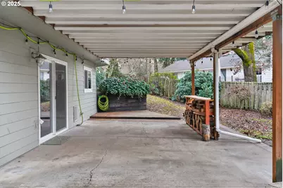 1944 NE Brogden Ct, Hillsboro, OR 97124 - Photo 43