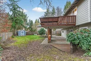 1944 NE Brogden Ct, Hillsboro, OR 97124 - Photo 41