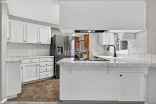 1944 NE Brogden Ct, Hillsboro, OR 97124 - Photo 11