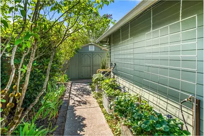 2662 NW Mt Ashland Dr, McMinnville, OR 97128 - Photo 33
