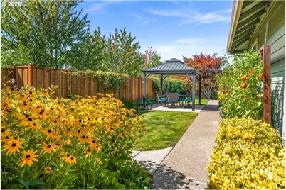 2662 NW Mt Ashland Dr, McMinnville, OR 97128 - Photo 35