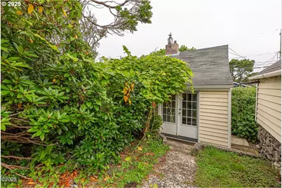 1540 NW 20th St, Lincoln City, OR 97367 - Photo 23