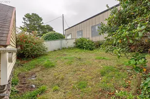 1540 NW 20th St, Lincoln City, OR 97367 - Photo 25