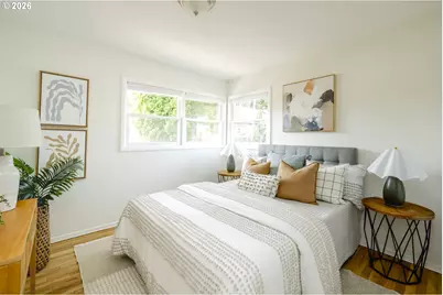 12105 NE Stanton St, Portland, OR 97220 - Photo 15