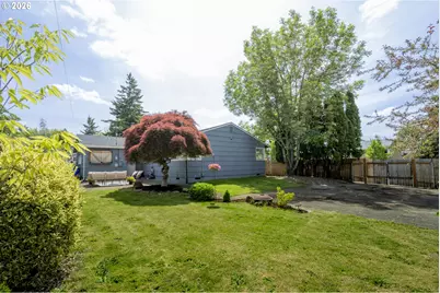 12105 NE Stanton St, Portland, OR 97220 - Photo 29