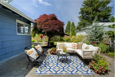 12105 NE Stanton St, Portland, OR 97220 - Photo 27