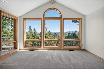 1573 NW City View Dr, Bend, OR 97703 - Photo 9