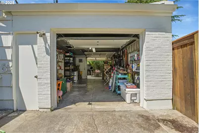 8913 N Seneca St, Portland, OR 97203 - Photo 31