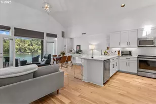 525 SE Marion St, Portland, OR 97202 - Photo 9